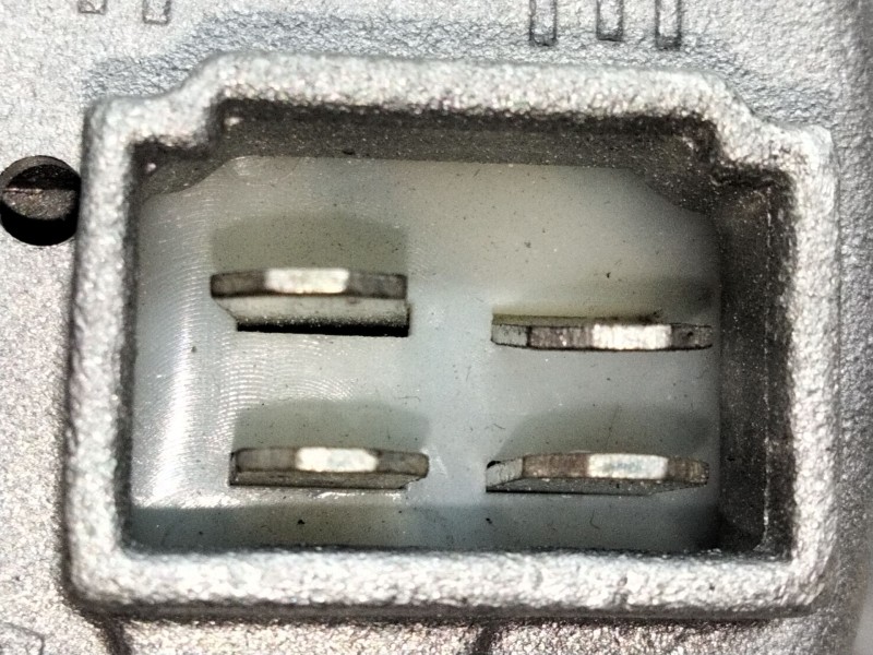 Recambio de alternador para hyundai santamo 2.0 16v referencia OEM IAM   