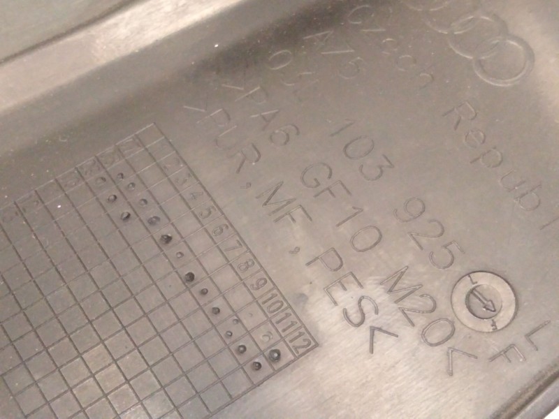 Recambio de tapa motor para audi q5 (8rb) 2.0 tdi quattro referencia OEM IAM 03L103925  