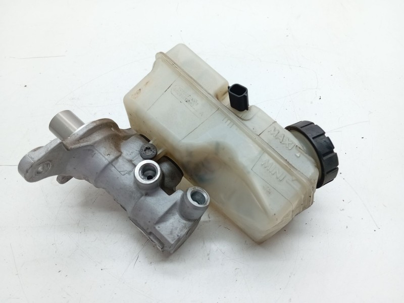 Recambio de bomba freno para renault captur i (j5_, h5_) 1.2 tce 120 referencia OEM IAM 460915125R  
