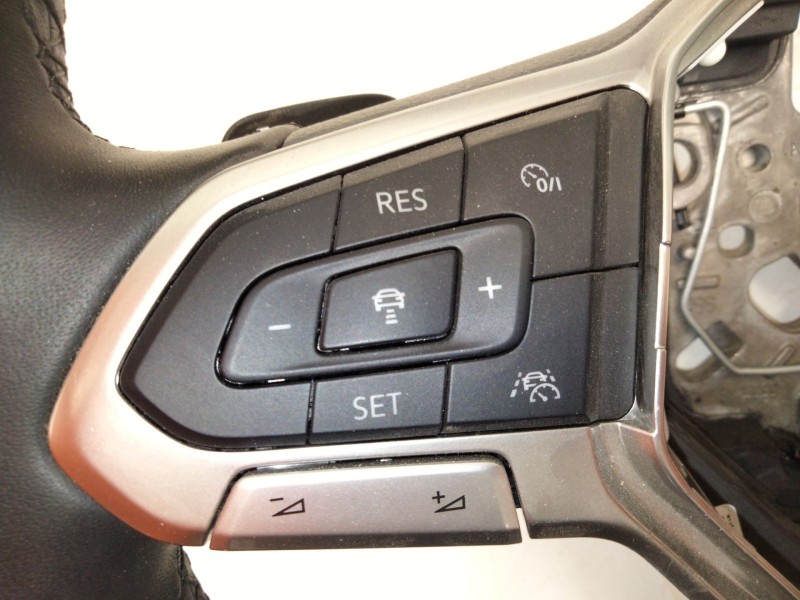 Recambio de volante para volkswagen golf viii lim. (cd1) referencia OEM IAM 5H0419089DH 311625981340AF 