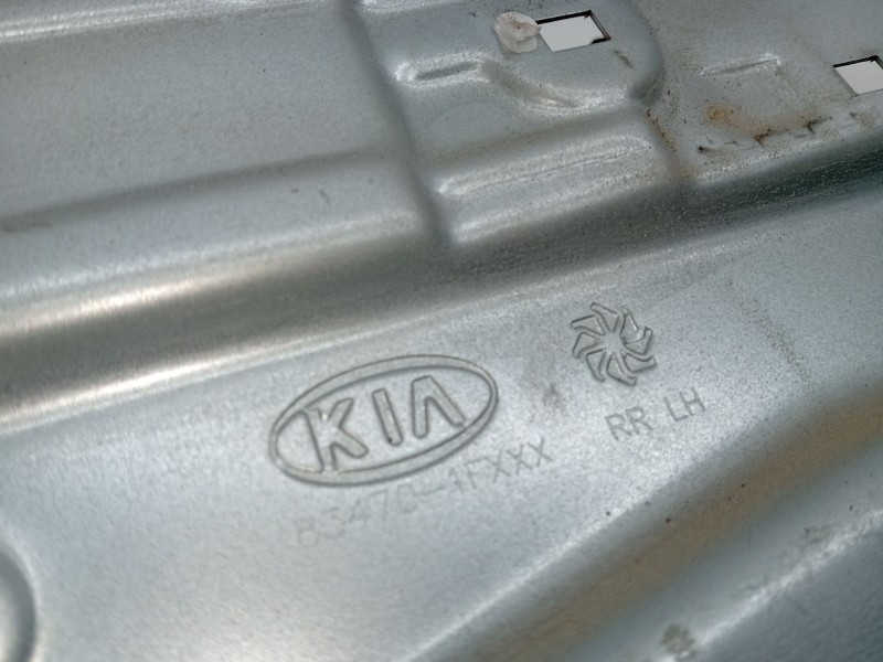 Recambio de elevalunas trasero izquierdo para kia sportage ii (je_, km_) 2.0 crdi 4wd referencia OEM IAM 834701F  