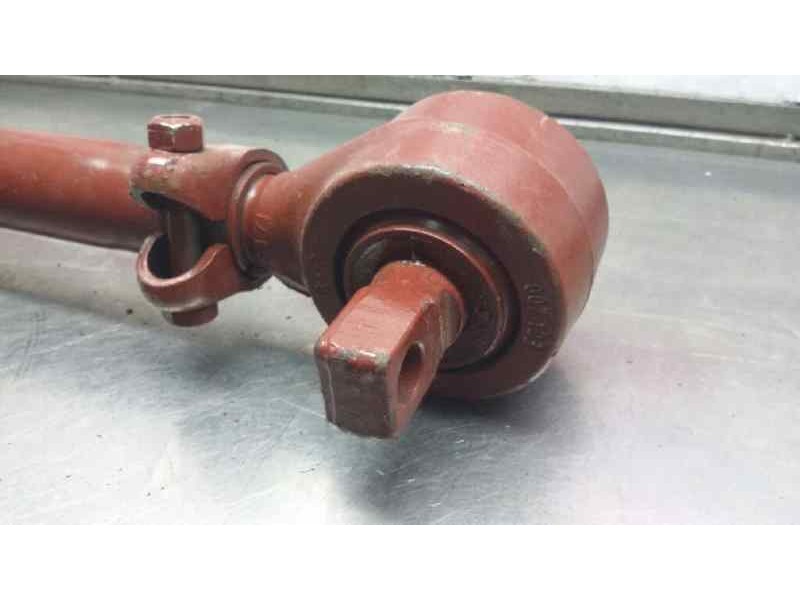 Recambio de tirante eje trasero para iveco referencia OEM IAM 99487778 IVC 393.35 31067