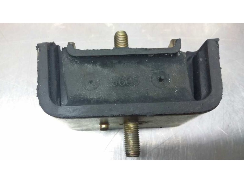 Recambio de insulator para nissan referencia OEM IAM 11220Y9502 INSULATOR 11220 