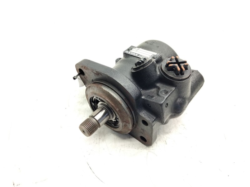 Recambio de bomba direccion para renault referencia OEM IAM 7673955139  