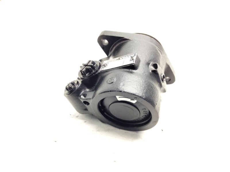 Recambio de bomba direccion para volvo referencia OEM IAM 7573955225  