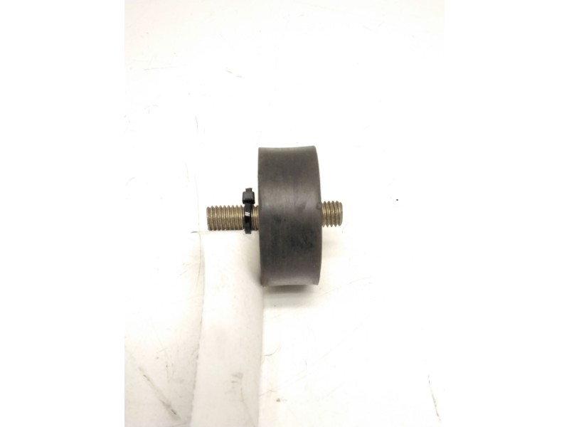 Recambio de insulator para nissan referencia OEM IAM SILENTBLOCK  