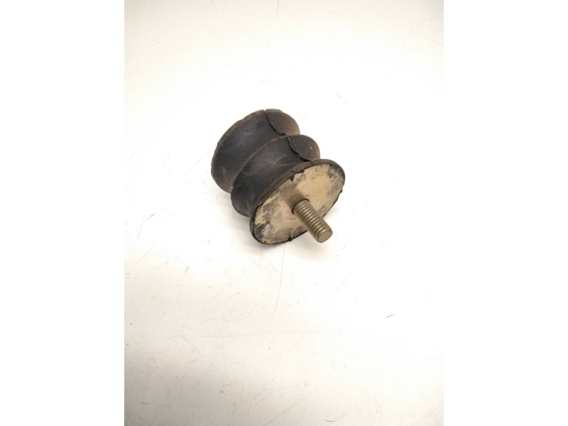 Recambio de soporte silenciador para nissan referencia OEM IAM SILENTBLOCK  