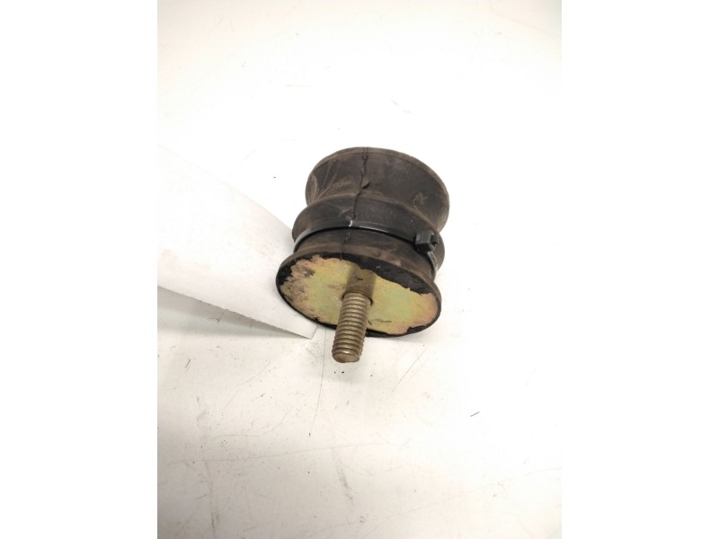 Recambio de soporte silenciador para nissan referencia OEM IAM SILENTBLOCK  