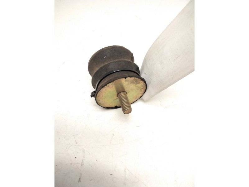 Recambio de soporte silenciador para nissan referencia OEM IAM SILENTBLOCK  