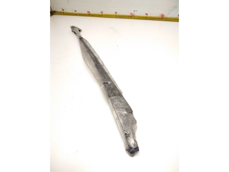 Recambio de brazo limpia delantero derecho para nissan referencia OEM IAM 015006440  