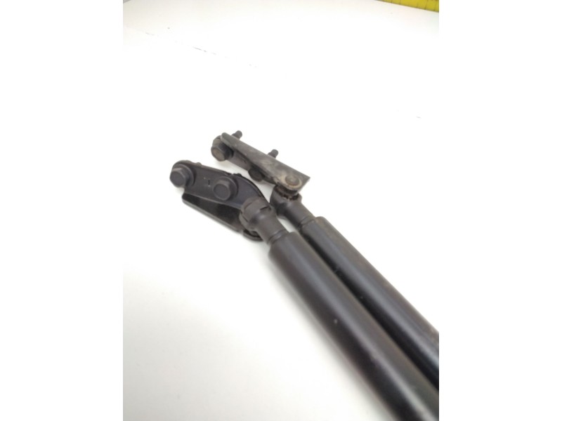 Recambio de amortiguadores maletero / porton para nissan referencia OEM IAM 90450BU000  90451BU000