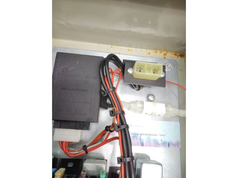 Recambio de unidad de control para iveco referencia OEM IAM 99484737 0331801300 50036882200