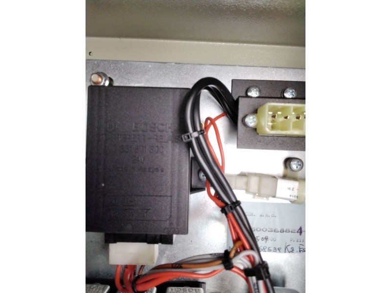 Recambio de unidad de control para iveco referencia OEM IAM 99484737 0331801300 500368821