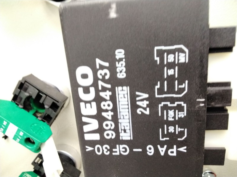 Recambio de unidad de control para iveco referencia OEM IAM 99484737 0331801300 500368821