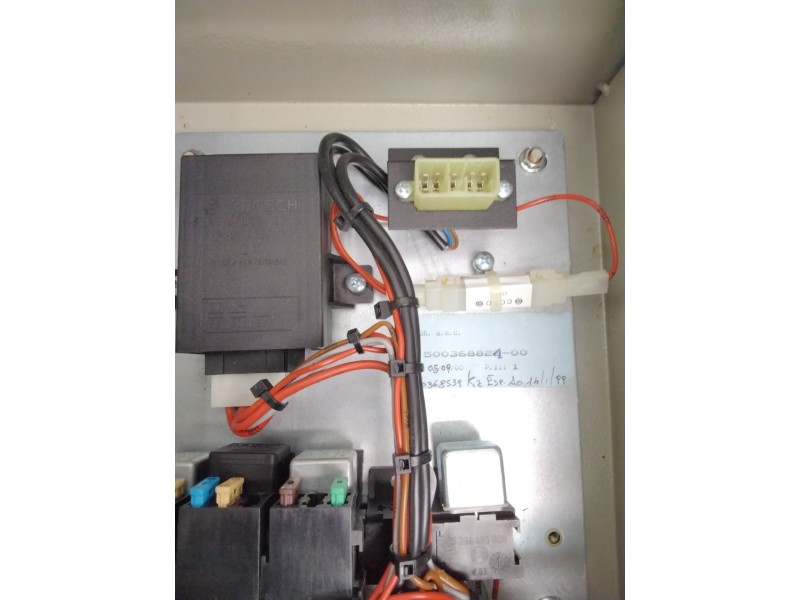 Recambio de unidad de control para iveco referencia OEM IAM 99484737 0331801300 50036882100