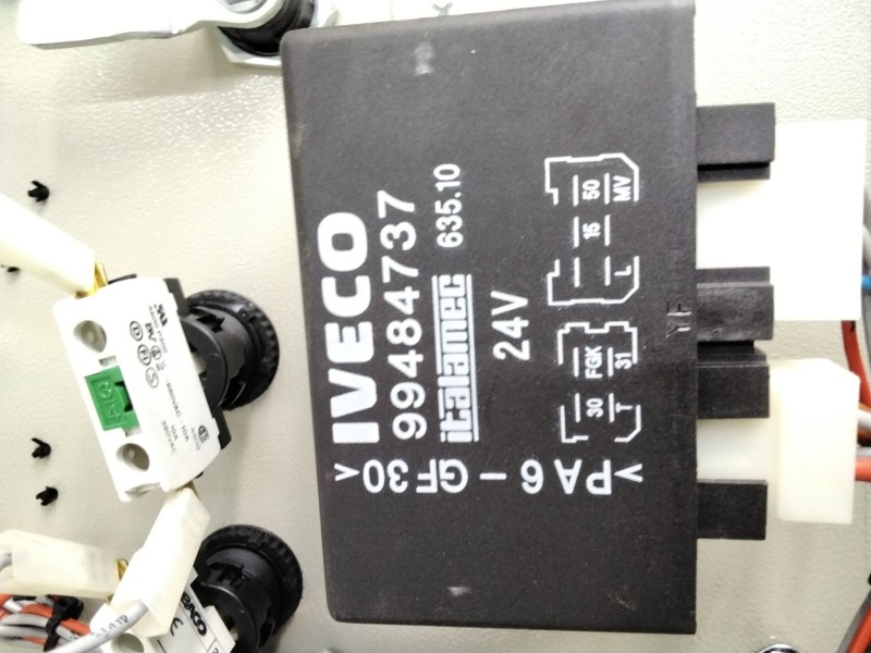 Recambio de unidad de control para iveco referencia OEM IAM 99484737 0331801300 50036882100