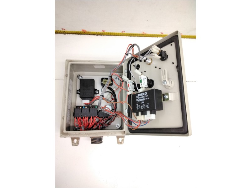 Recambio de unidad de control para iveco referencia OEM IAM 99484737 0331801300 IVSP500368822