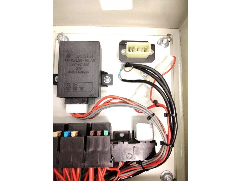 Recambio de unidad de control para iveco referencia OEM IAM 99484737 0331801300 IVSP500368822