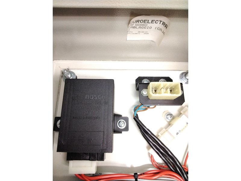 Recambio de unidad de control para iveco referencia OEM IAM 99484737 0331801300 IVSP500368823