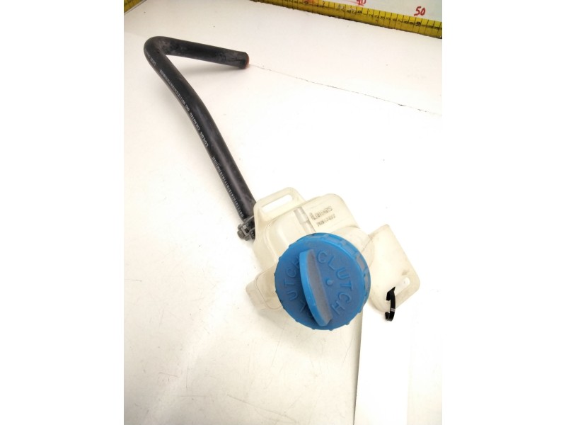 Recambio de deposito bomba freno para nissan referencia OEM IAM 76047022  LUCAS