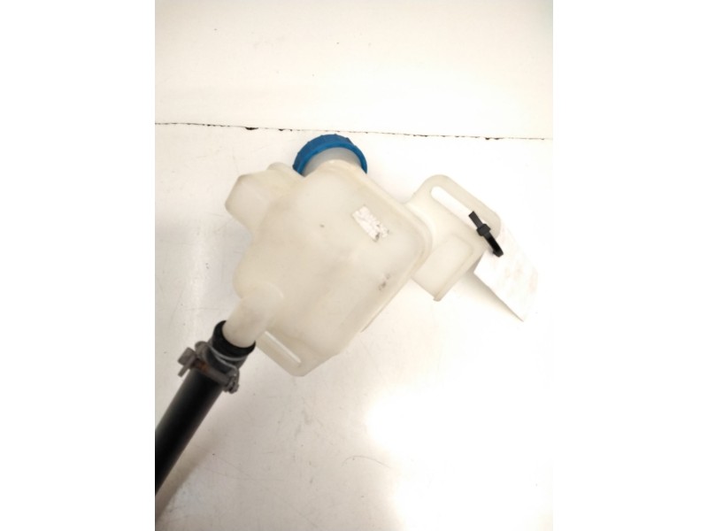 Recambio de deposito bomba freno para nissan referencia OEM IAM 76047022  LUCAS