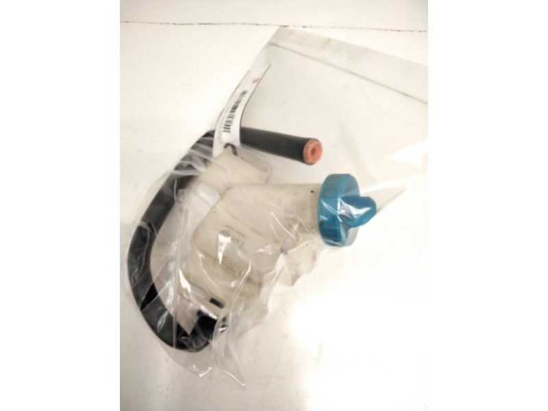 Recambio de deposito bomba freno para nissan referencia OEM IAM 76047022  LUCAS