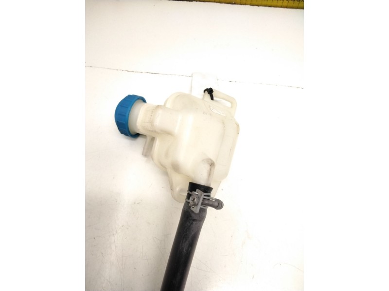 Recambio de deposito bomba freno para nissan referencia OEM IAM 76047022  LUCAS