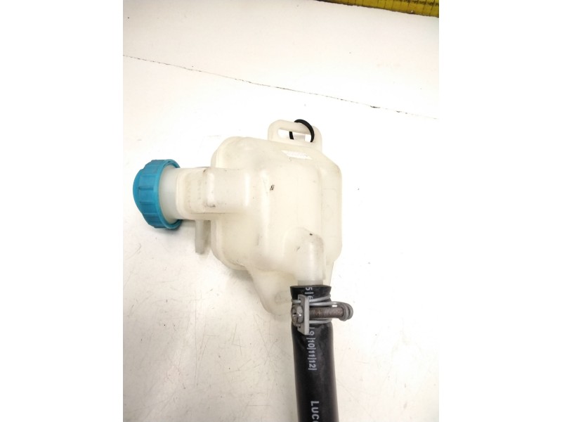 Recambio de deposito bomba freno para nissan referencia OEM IAM 76047022  LUCAS