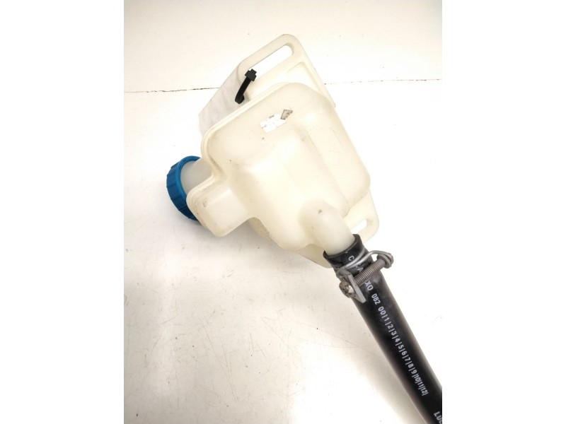 Recambio de deposito bomba freno para nissan referencia OEM IAM 76047022  LUCAS