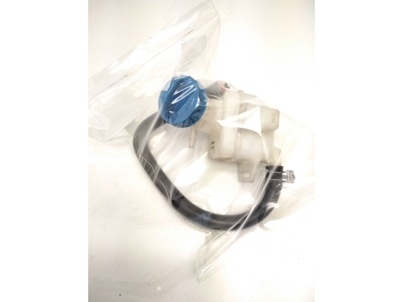 Recambio de deposito bomba freno para nissan referencia OEM IAM 76047022  LUCAS