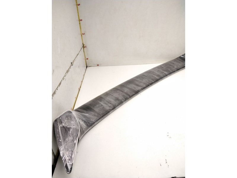 Recambio de aleron trasero para » otros... referencia OEM IAM AUTO-SPOILER 0-521 UNIVERSAL 131CM LARGO