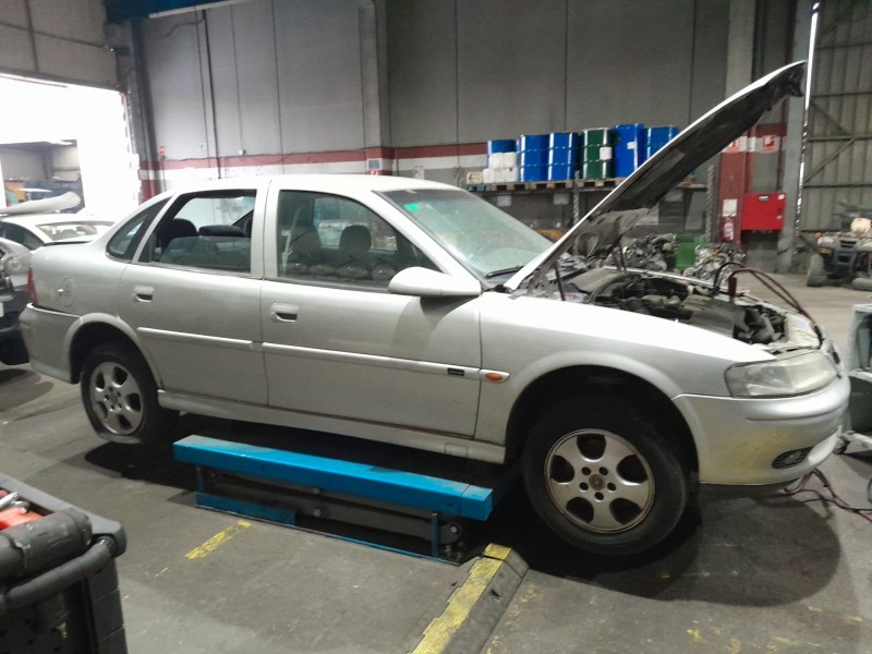 opel vectra b (j96) del año 2000
