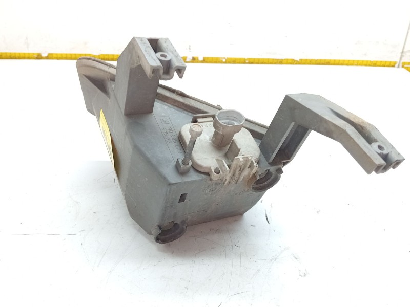 Recambio de faro antiniebla izquierdo para opel vectra b (j96) 2.0 dti 16v (f19) referencia OEM IAM 90585023  