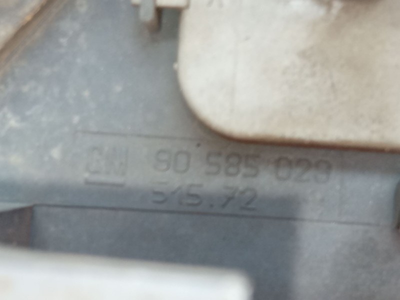 Recambio de faro antiniebla izquierdo para opel vectra b (j96) 2.0 dti 16v (f19) referencia OEM IAM 90585023  