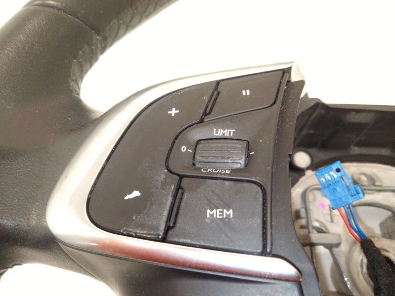 Recambio de volante para citroën c4 aircross 1.6 hdi 115 referencia OEM IAM 98939712  