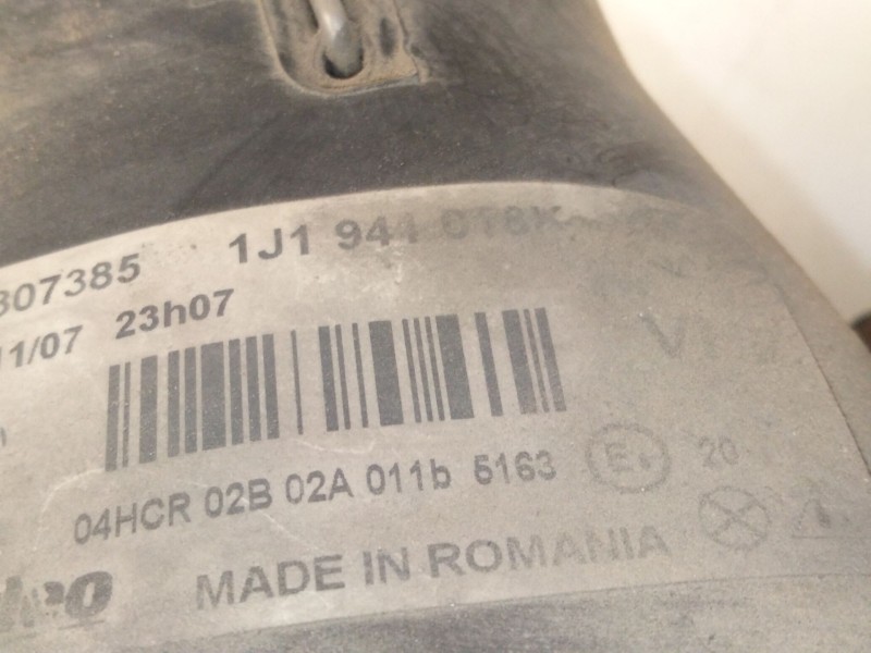 Recambio de faro derecho para volkswagen golf iv (1j1) 1.9 tdi referencia OEM IAM 1J1941018  