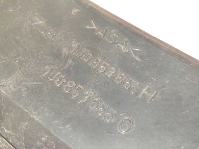 Recambio de rejilla delantera para volkswagen golf iv (1j1) 1.9 tdi referencia OEM IAM 1J0853651  