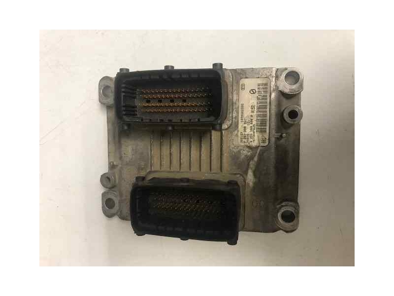 Recambio de centralita motor uce para fiat punto berlina (188) 1.4 16v emotion referencia OEM IAM 1039S02986 133 0261208092