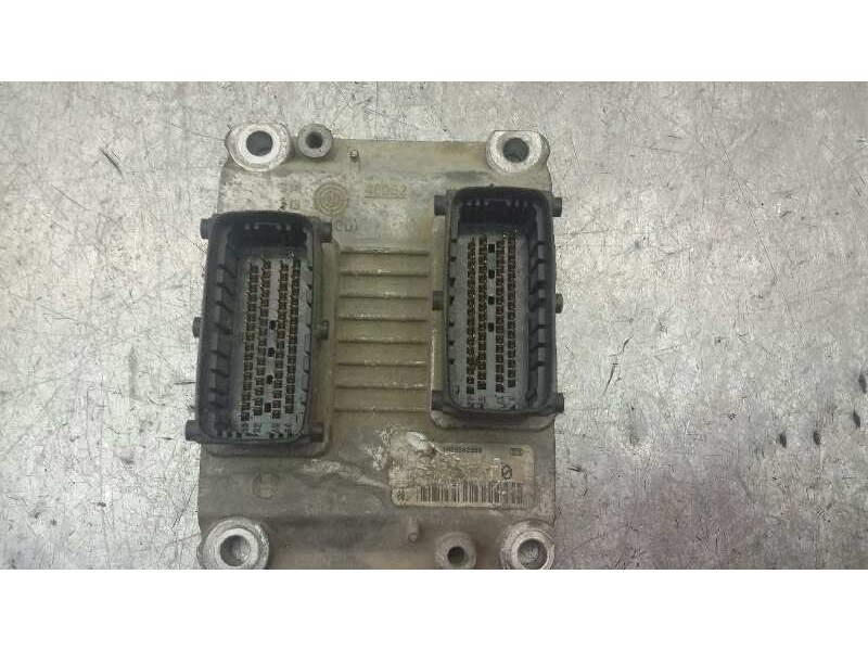 Recambio de centralita motor uce para fiat punto berlina (188) 1.4 16v emotion referencia OEM IAM 1039S02986 133 0261208092