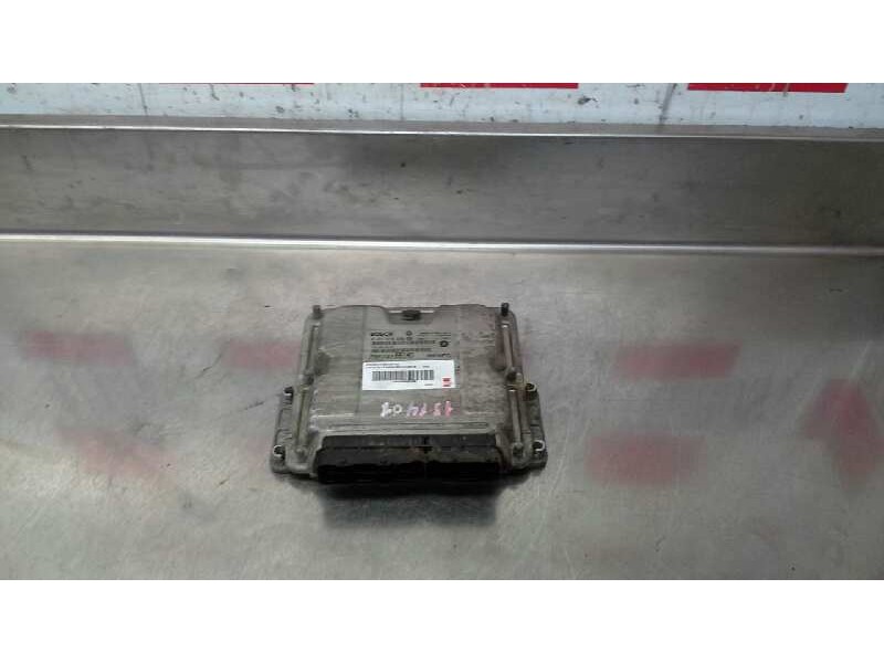 Recambio de centralita motor uce para chrysler voyager (rg) 2.5 crd se referencia OEM IAM 0281010290 P04727661AD 