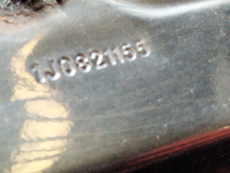 Recambio de aleta delantera izquierda para volkswagen golf iv (1j1) 1.9 tdi referencia OEM IAM 1J0821155  