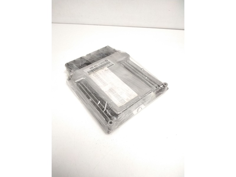 Recambio de centralita motor uce para bmw serie 3 berlina (e46) 320d referencia OEM IAM 0281011122 136 DDE7794624