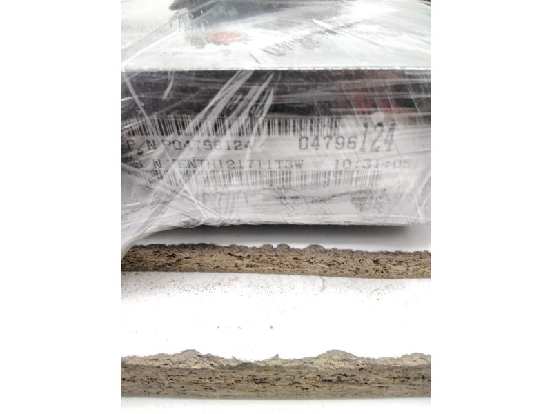 Recambio de centralita motor uce para chrysler voyager (es) 3.3 cat referencia OEM IAM 04796124 Na4736124 4TEATH121711T3W