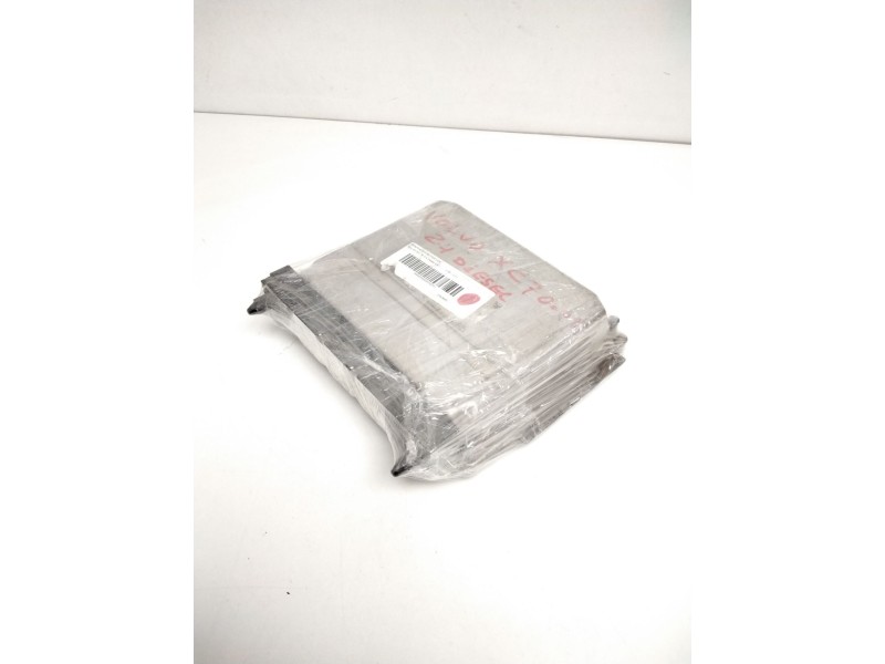 Recambio de centralita motor uce para volvo xc70 2.4 diesel cat referencia OEM IAM 0281011078 30637733A 1039S0000