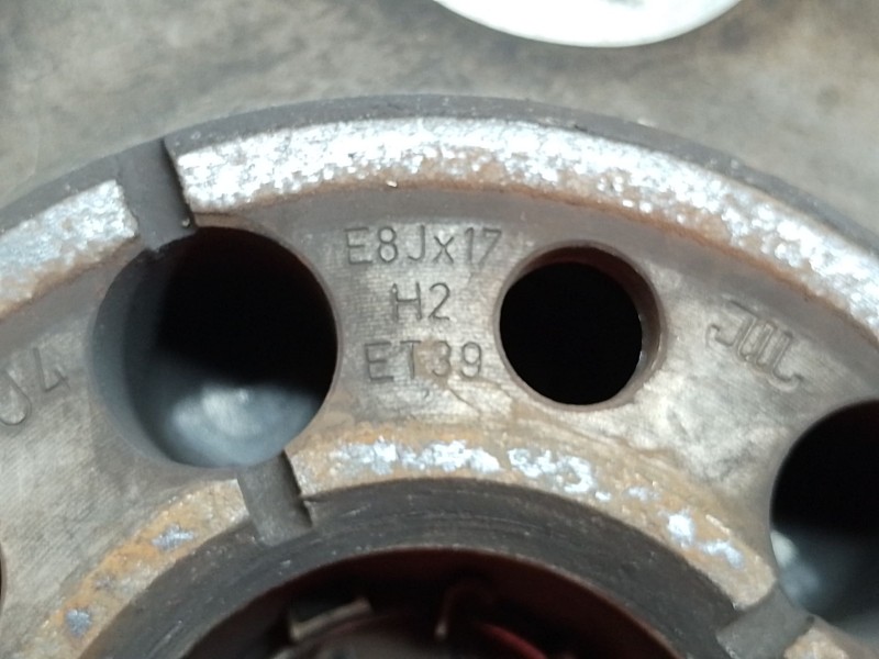 Recambio de llanta aluminio para audi q5 (8rb) 2.0 tdi quattro referencia OEM IAM 8R0601025G  