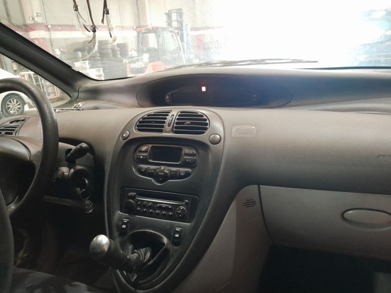 citroën xsara picasso (n68) del año 2004