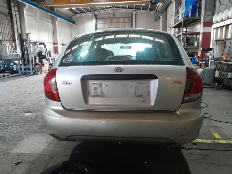 kia rio i hatchback (dc) del año 2002