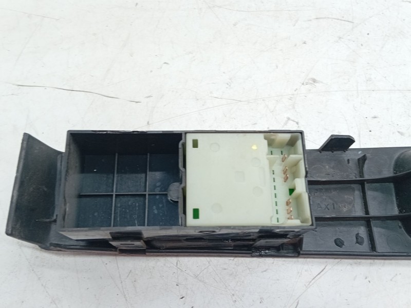 Recambio de mando elevalunas delantero izquierdo para nissan micra iii (k12) 1.2 16v referencia OEM IAM   