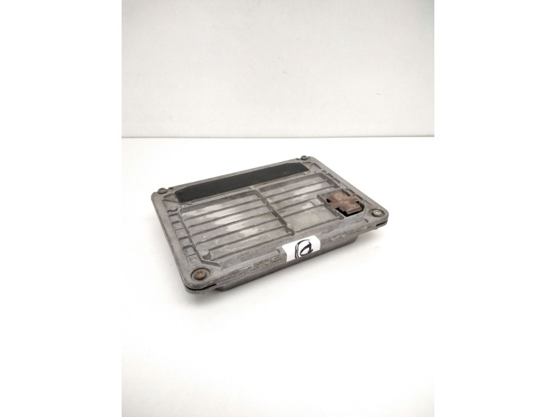 Recambio de centralita motor uce para volkswagen golf iv berlina (1j1) 1.6 referencia OEM IAM 06A906019BQ 5WP4441 927504