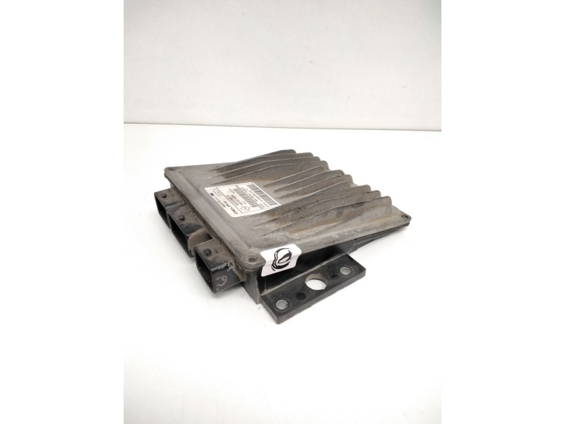 Recambio de centralita motor uce para renault scenic ii confort authentique referencia OEM IAM 8200334419 8200414354 82923760AYG